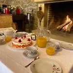 La Casona De Lombraña, En Polaciones * Lombrana
