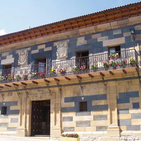 La Casona De Lombrana, En Polaciones Lantställe *