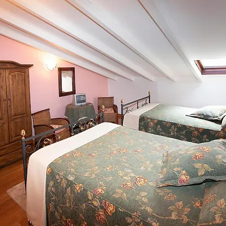 La Casona De Lombrana, En Polaciones Landhaus