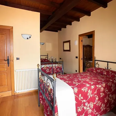 Landhaus La Casona De Lombrana, En Polaciones Lombrana