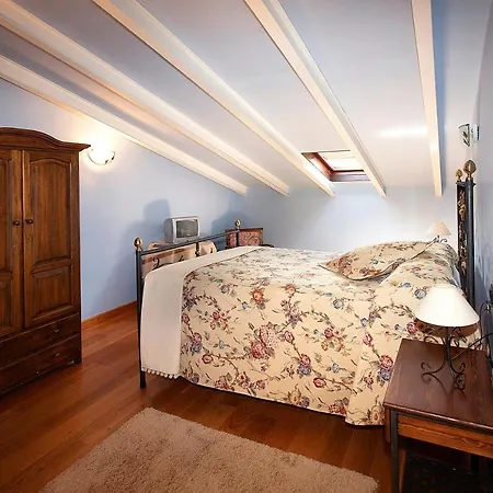 La Casona De Lombrana, En Polaciones Lombrana