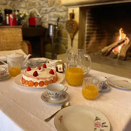 La Casona De Lombrana, En Polaciones * Lombraña