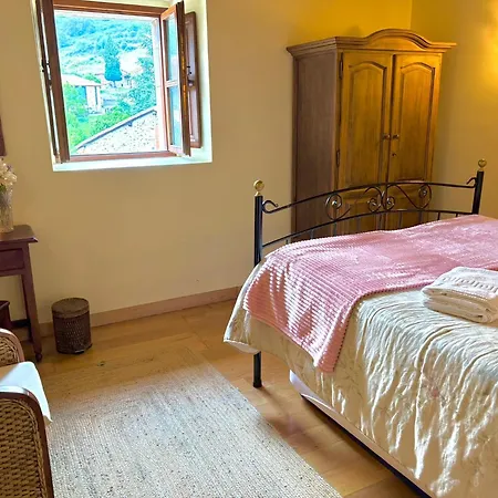 La Casona De Lombraña, En Polaciones *