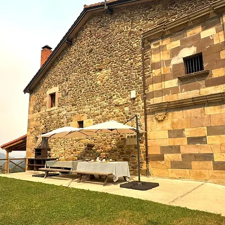 La Casona De Lombraña, En Polaciones Casa rural Lombrana