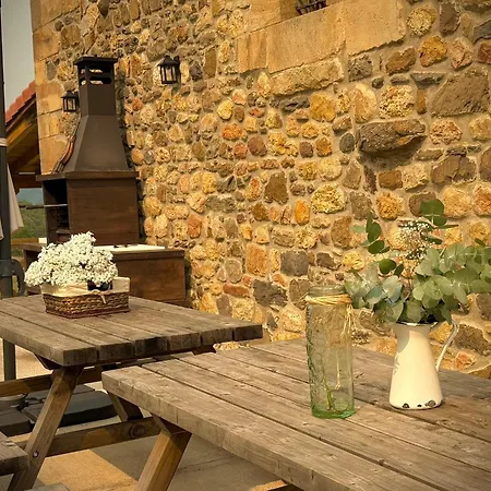 La Casona De Lombraña, En Polaciones Casa rural