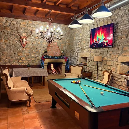 La Casona De Lombrana, En Polaciones Lantställe *