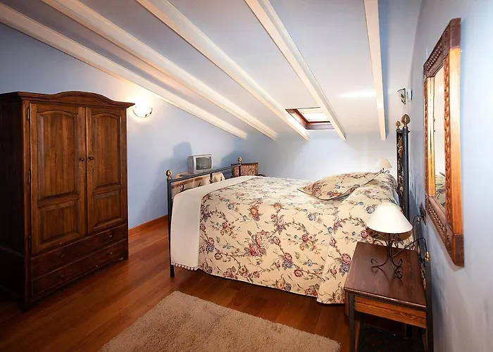 La Casona De Lombrana, En Polaciones Lombrana