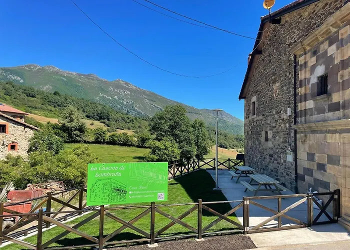 La Casona De Lombrana, En Polaciones *